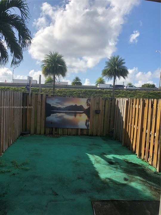 Activo con contrato: $249,900 (2 camas, 1 baños, 930 Pies cuadrados)