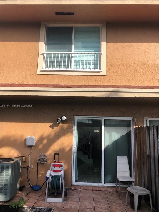 Activo con contrato: $249,900 (2 camas, 1 baños, 930 Pies cuadrados)