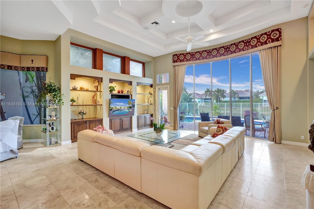 Недавно продано: $649,000 (3 спален, 2 ванн, 2749 Квадратных фут)