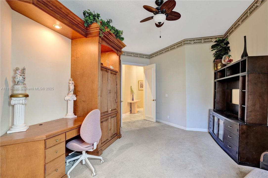 Недавно продано: $649,000 (3 спален, 2 ванн, 2749 Квадратных фут)