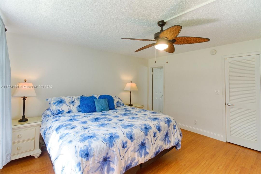 For Sale: $149,900 (2 beds, 2 baths, 1170 Square Feet)
