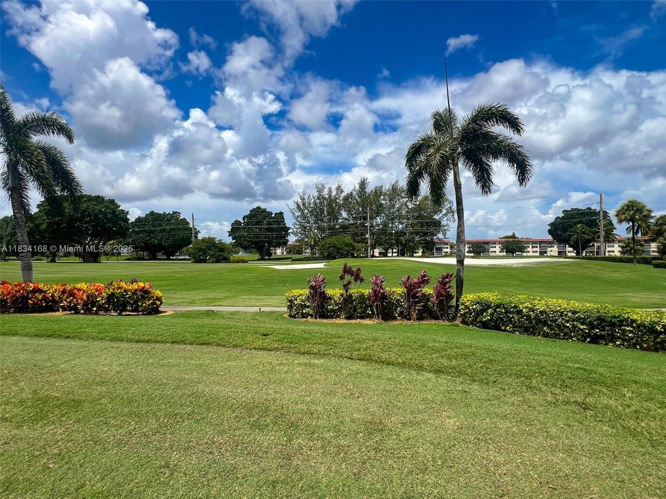 For Sale: $149,900 (2 beds, 2 baths, 1170 Square Feet)