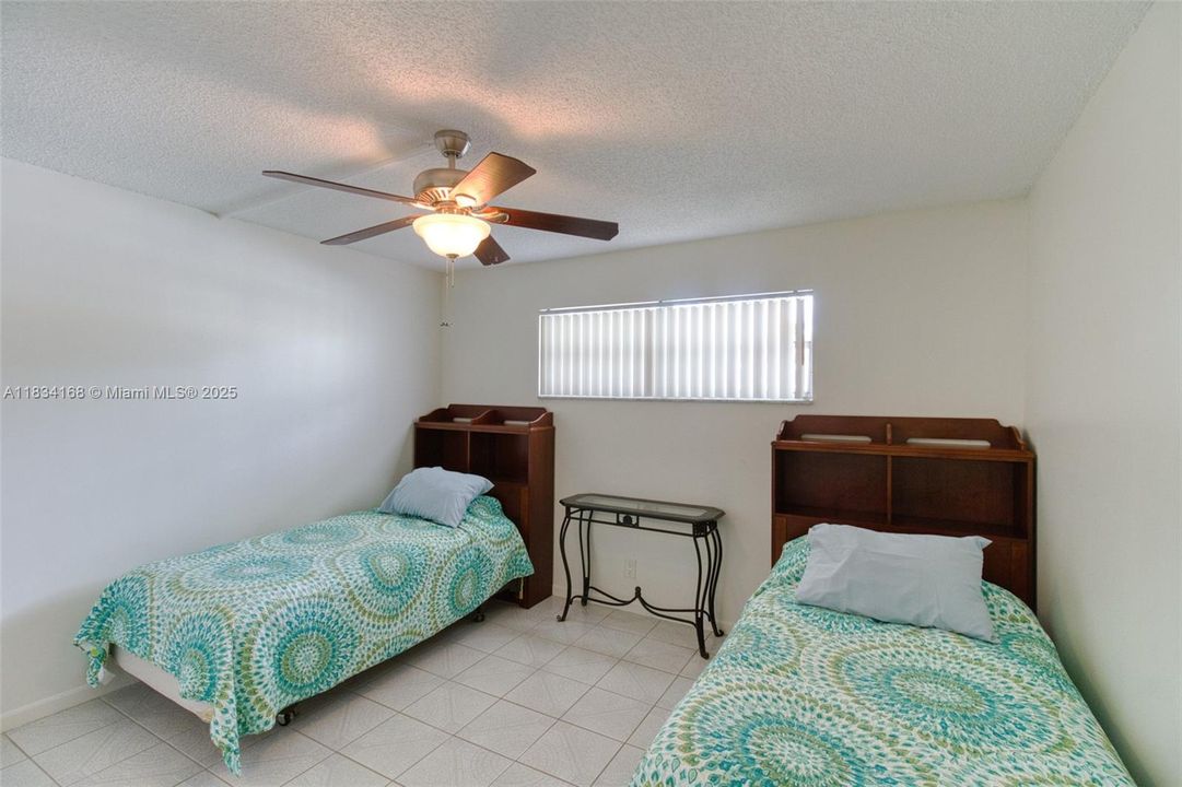 For Sale: $149,900 (2 beds, 2 baths, 1170 Square Feet)