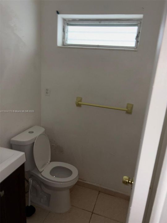 Active With Contract: $150,000 (2 beds, 1 baths, 772 Square Feet)