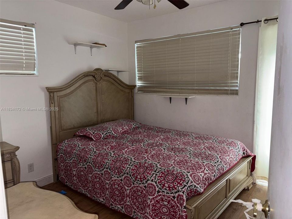 Active With Contract: $150,000 (2 beds, 1 baths, 772 Square Feet)