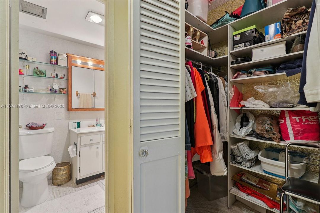 For Sale: $145,000 (2 beds, 2 baths, 1132 Square Feet)