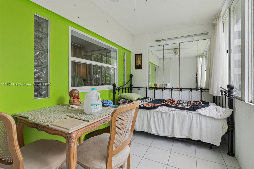 For Sale: $145,000 (2 beds, 2 baths, 1132 Square Feet)