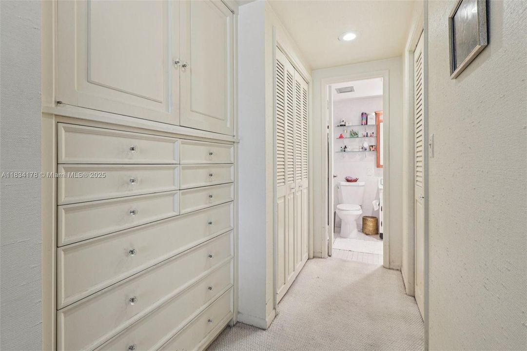 For Sale: $145,000 (2 beds, 2 baths, 1132 Square Feet)