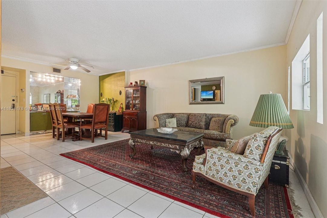 For Sale: $145,000 (2 beds, 2 baths, 1132 Square Feet)