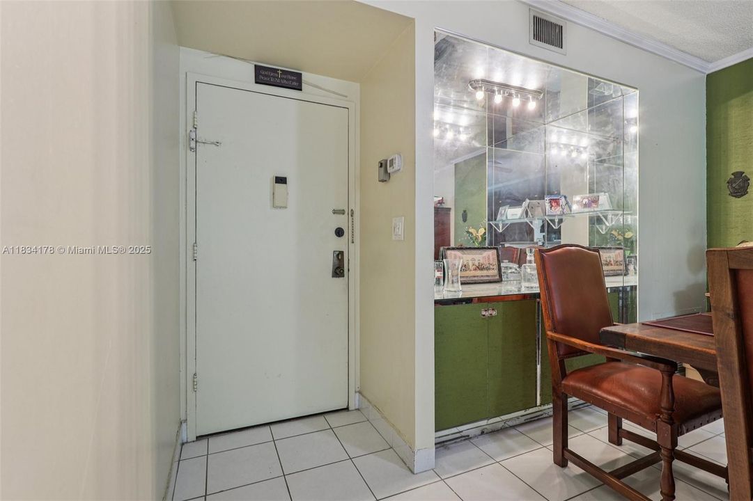 For Sale: $145,000 (2 beds, 2 baths, 1132 Square Feet)