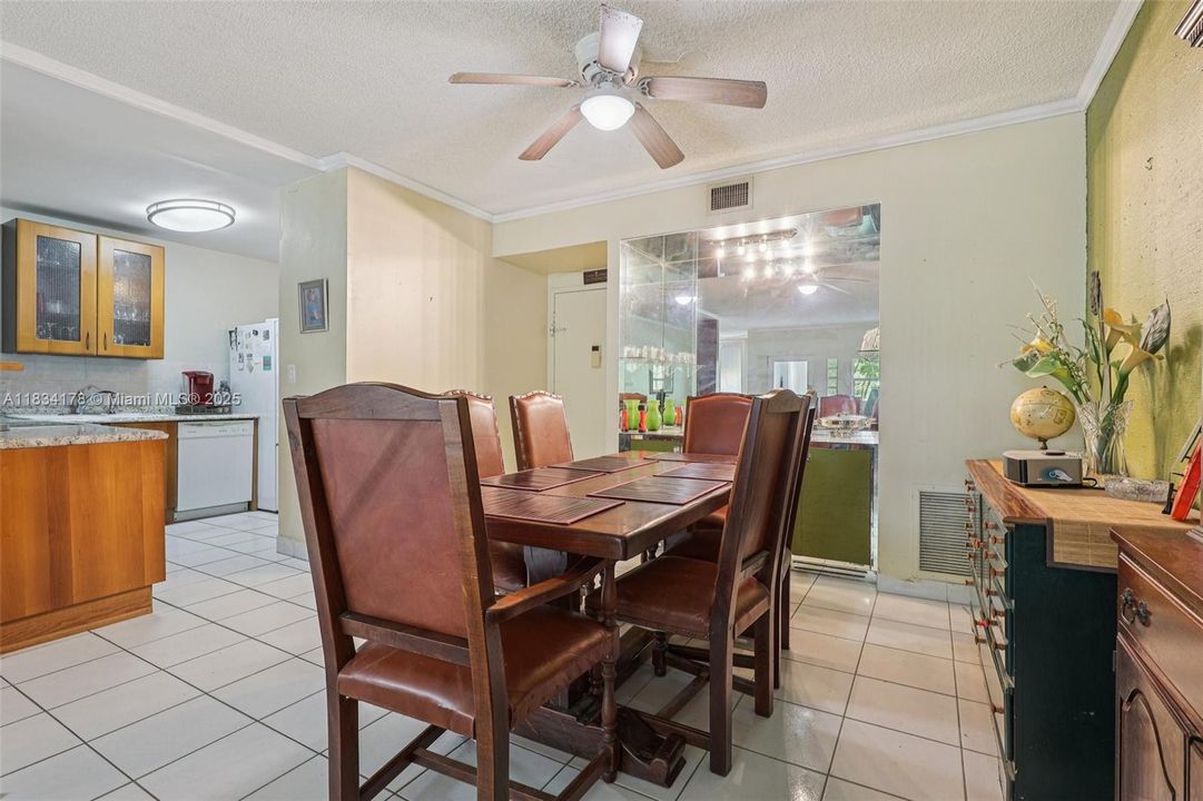 For Sale: $145,000 (2 beds, 2 baths, 1132 Square Feet)