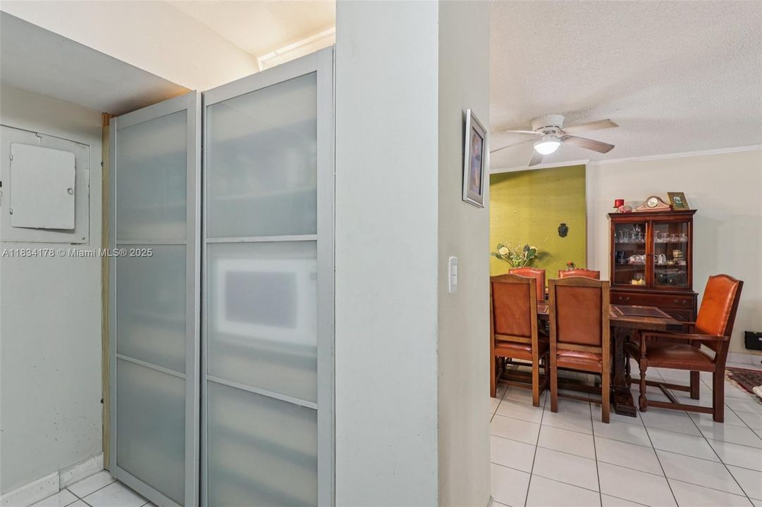 For Sale: $145,000 (2 beds, 2 baths, 1132 Square Feet)
