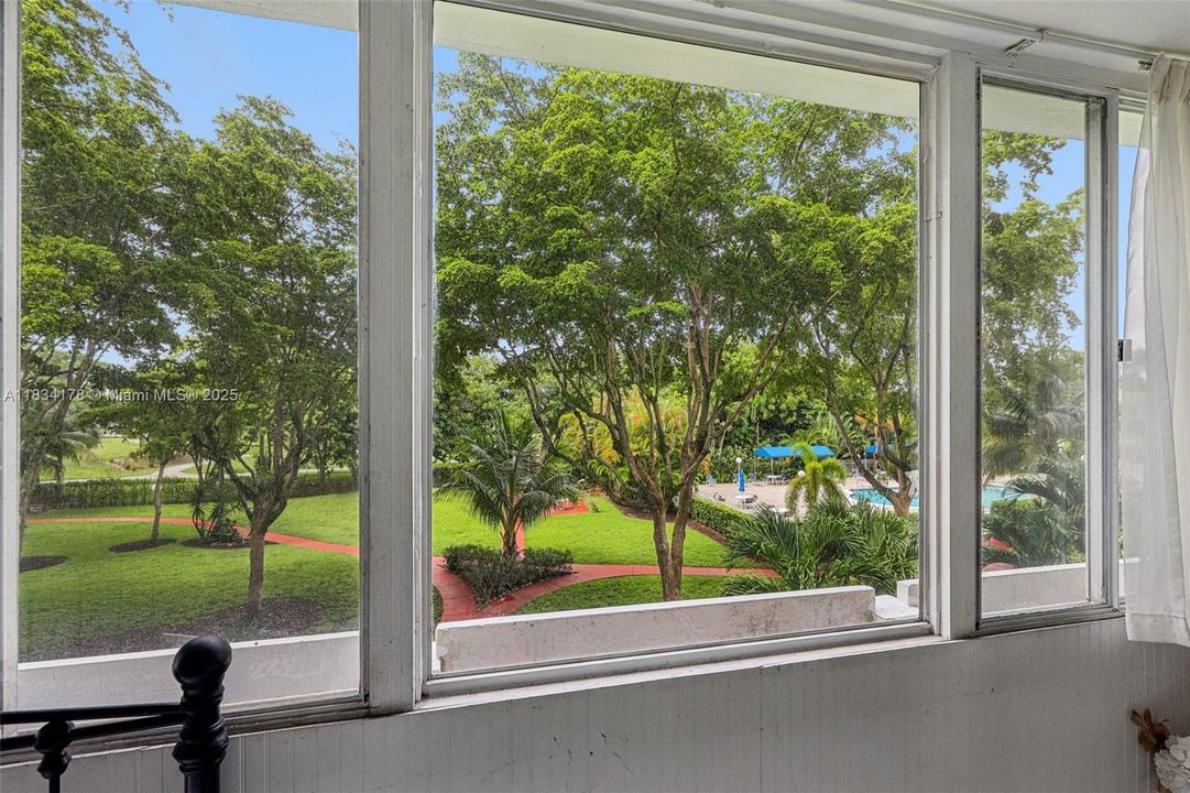 For Sale: $145,000 (2 beds, 2 baths, 1132 Square Feet)