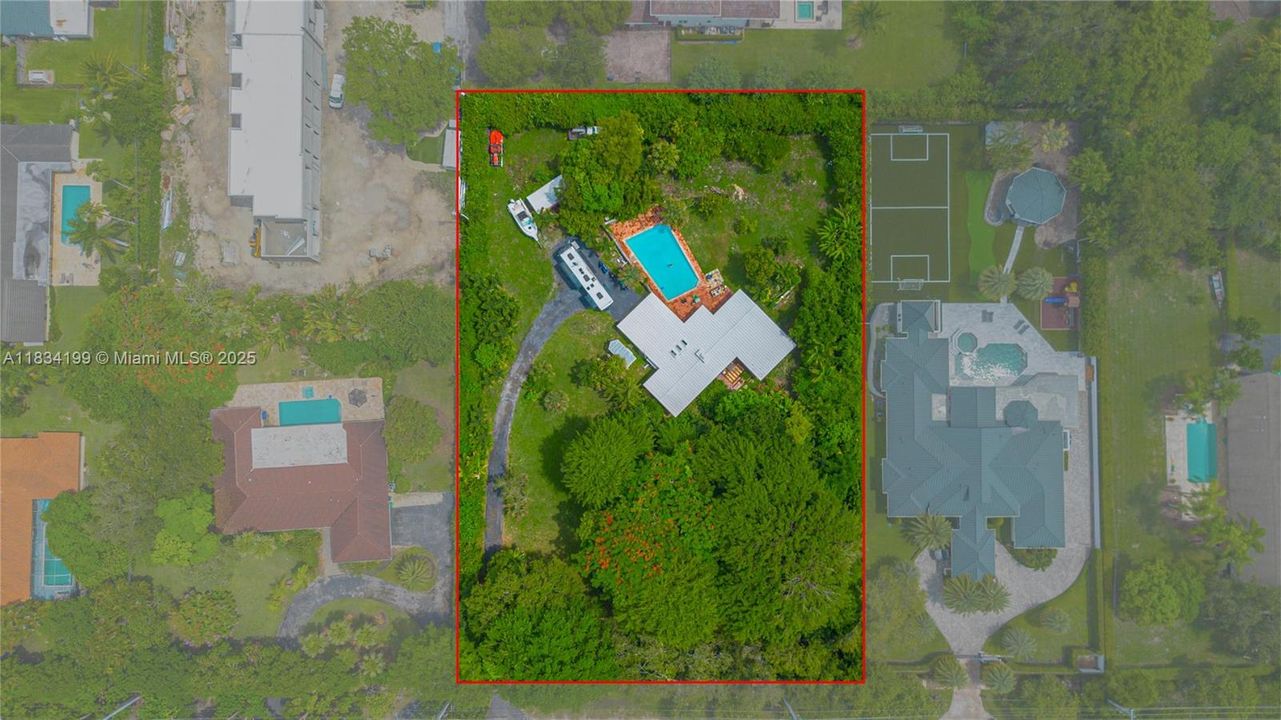 На продажу: $3,000,000 (1.32 acres)