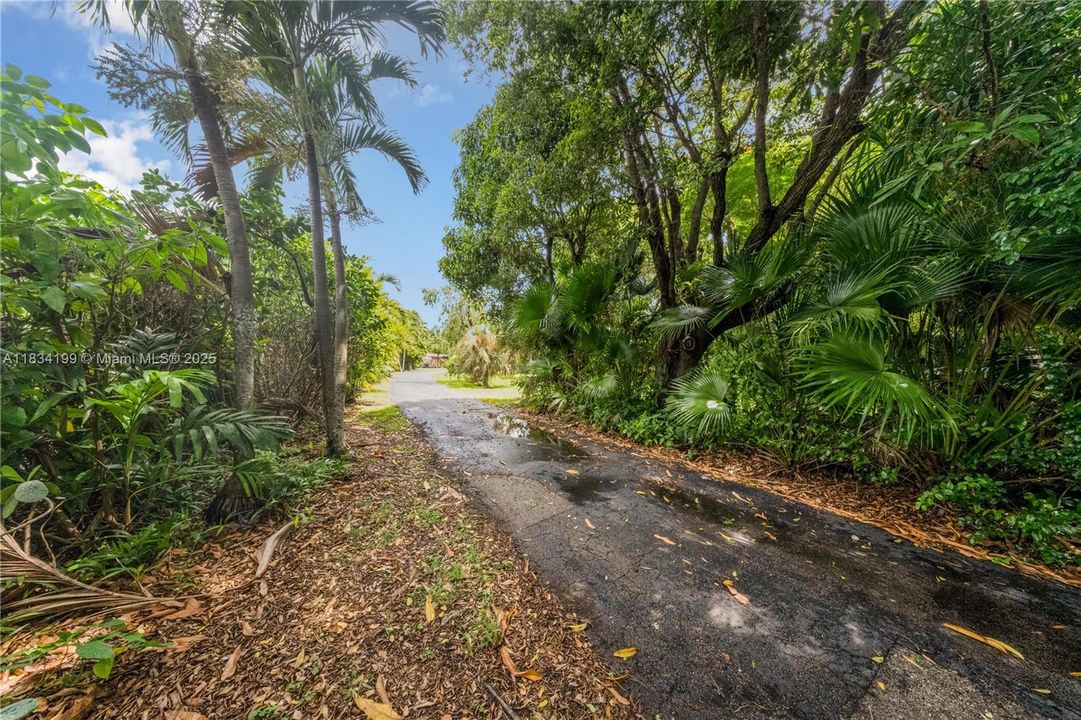 На продажу: $3,000,000 (1.32 acres)