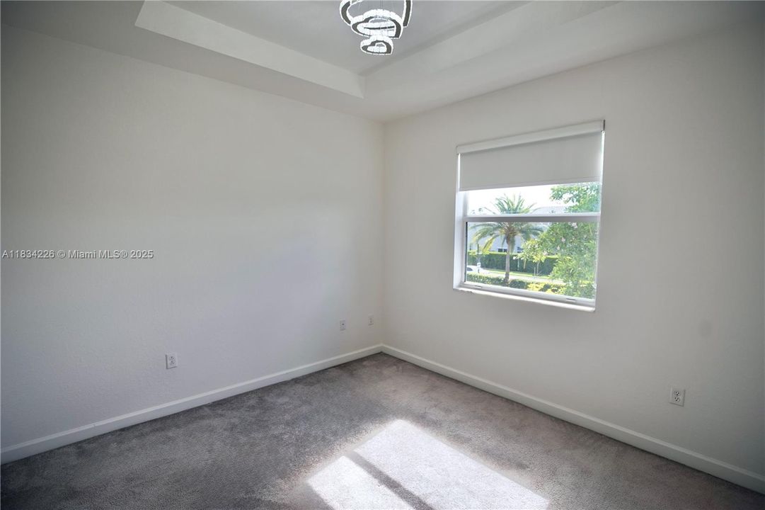 Недавно продано: $350,000 (3 спален, 3 ванн, 1328 Квадратных фут)