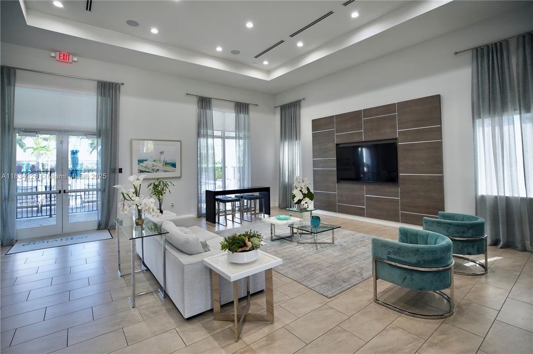 Недавно продано: $350,000 (3 спален, 3 ванн, 1328 Квадратных фут)