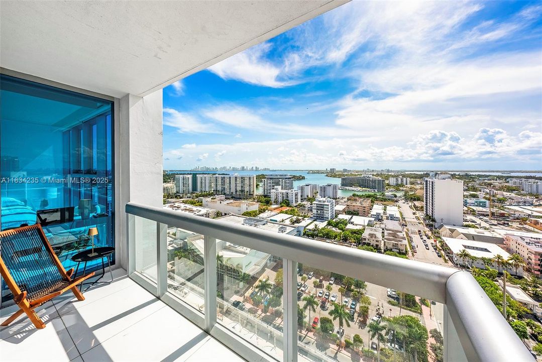 For Sale: $850,000 (1 beds, 1 baths, 820 Square Feet)