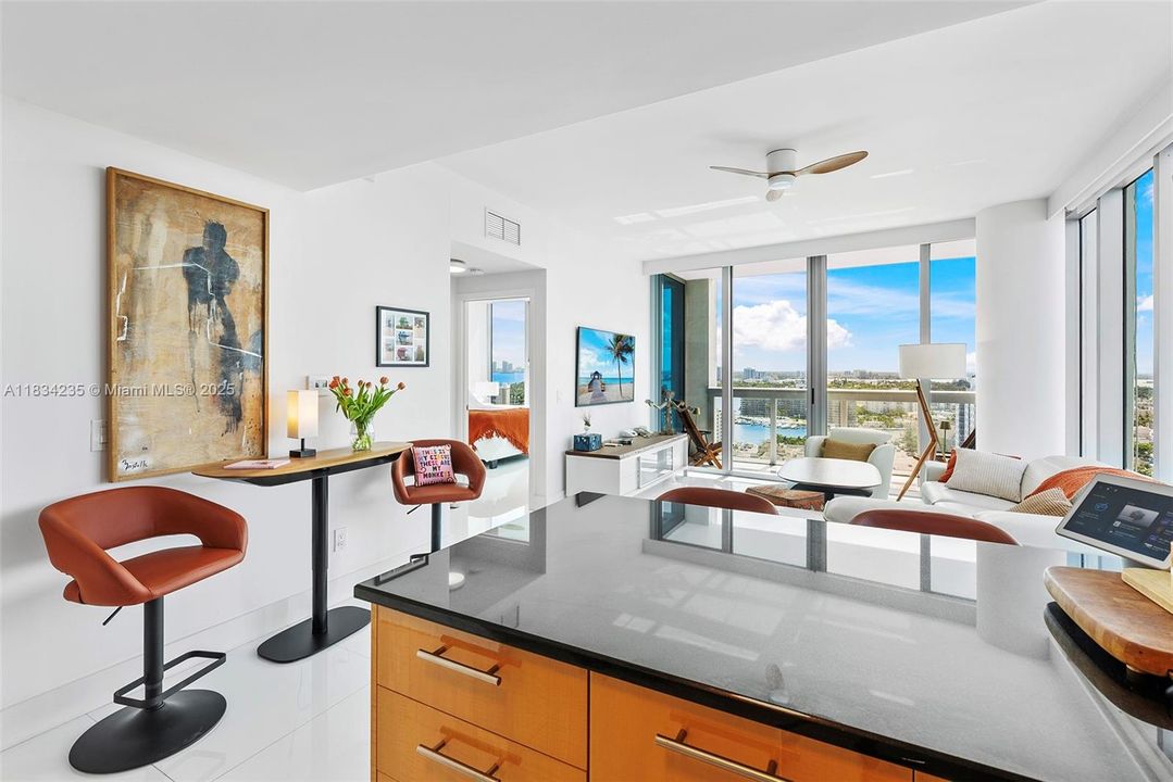 For Sale: $850,000 (1 beds, 1 baths, 820 Square Feet)