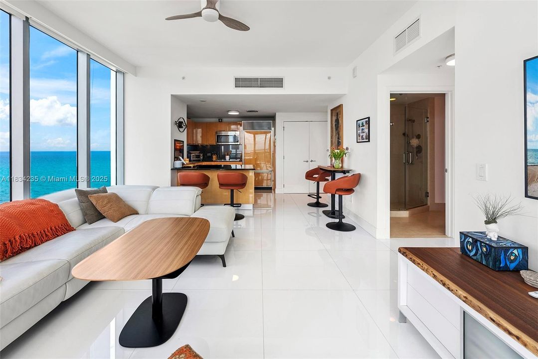 For Sale: $850,000 (1 beds, 1 baths, 820 Square Feet)