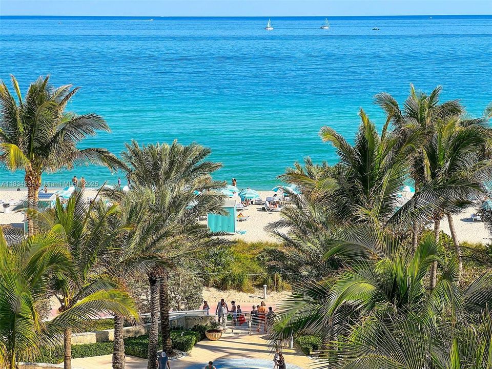 For Sale: $850,000 (1 beds, 1 baths, 820 Square Feet)