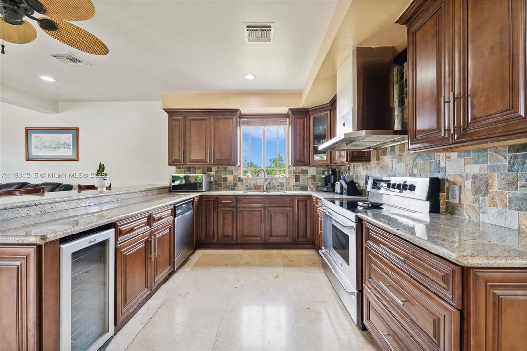 For Sale: $1,595,000 (5 beds, 3 baths, 3094 Square Feet)