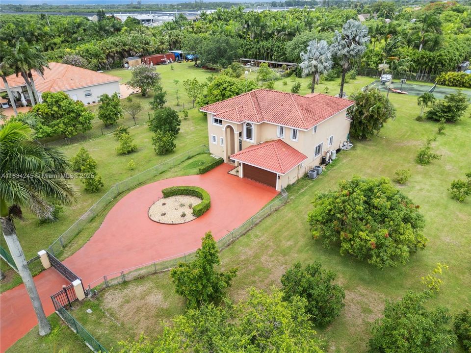 For Sale: $1,595,000 (5 beds, 3 baths, 3094 Square Feet)