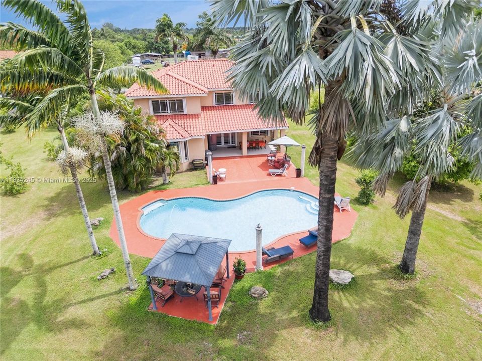 For Sale: $1,595,000 (5 beds, 3 baths, 3094 Square Feet)
