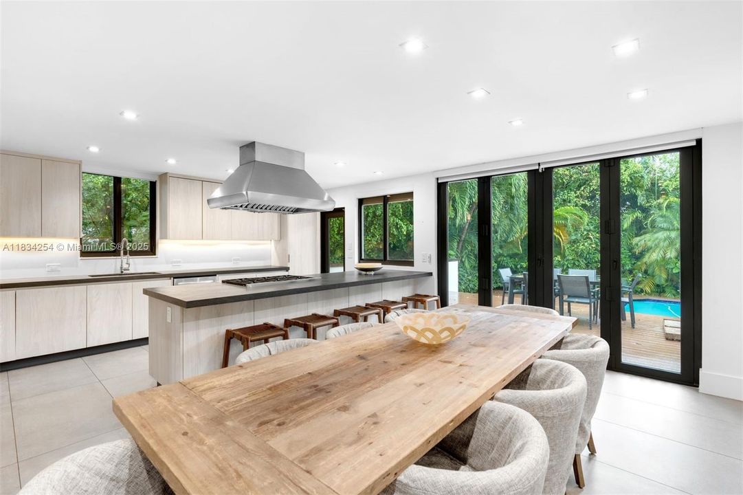 En Venta: $6,375,000 (3 camas, 4 baños, 2403 Pies cuadrados)