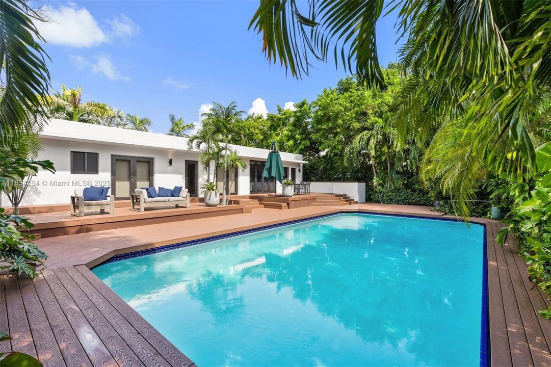 En Venta: $6,375,000 (3 camas, 4 baños, 2403 Pies cuadrados)