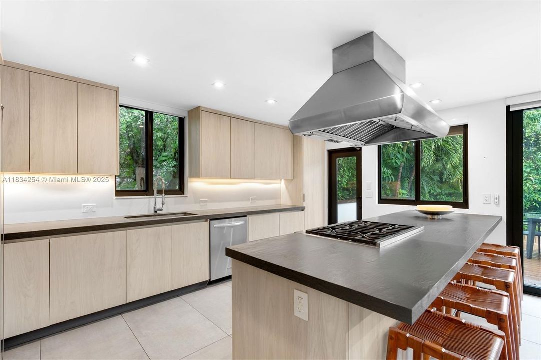 En Venta: $6,375,000 (3 camas, 4 baños, 2403 Pies cuadrados)