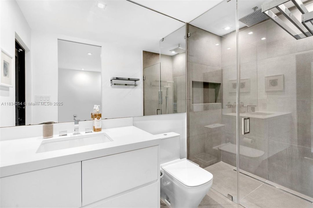 En Venta: $6,375,000 (3 camas, 4 baños, 2403 Pies cuadrados)