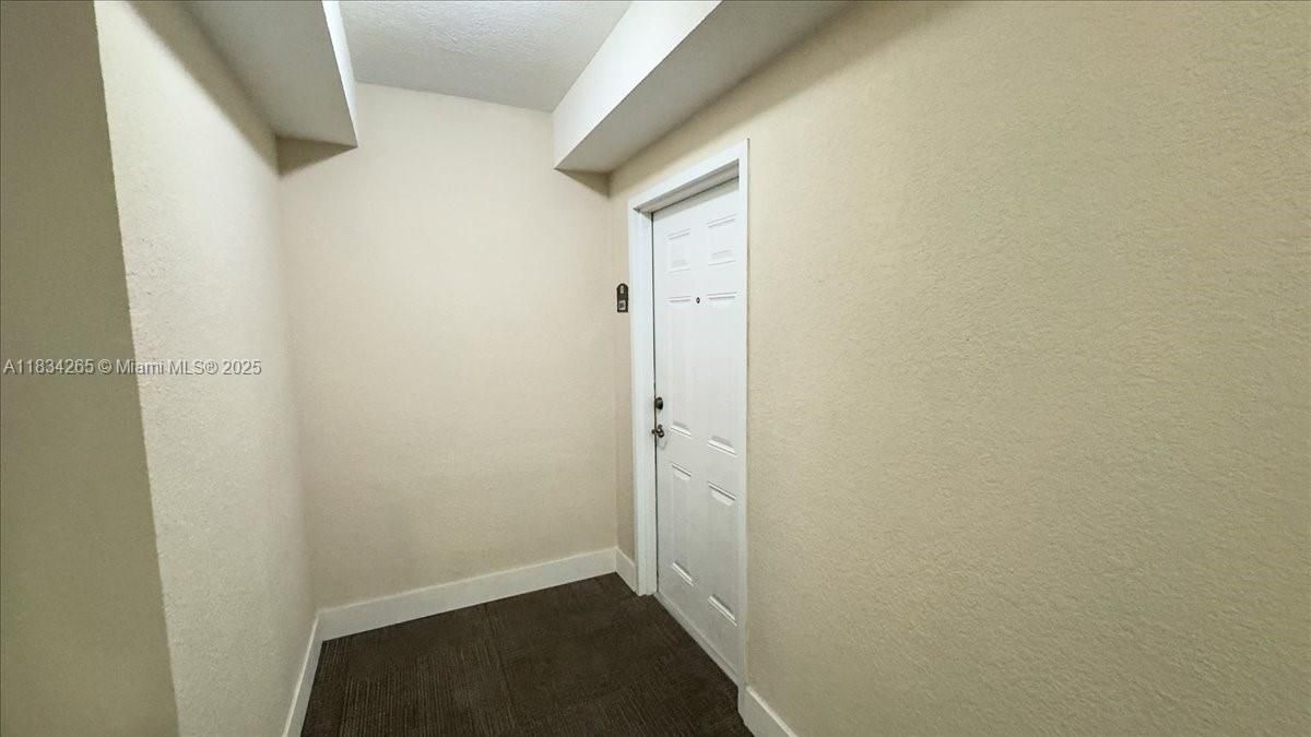 Recently Sold: $420,000 (2 beds, 2 baths, 1009 Square Feet)