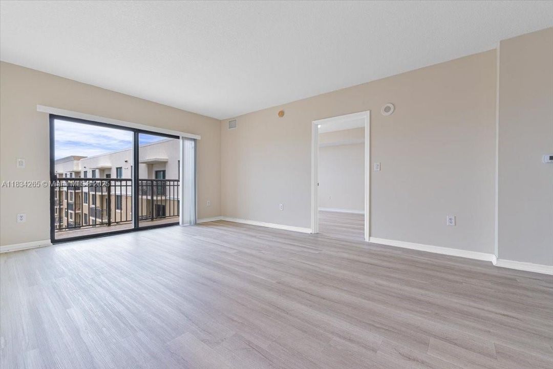 Recently Sold: $420,000 (2 beds, 2 baths, 1009 Square Feet)
