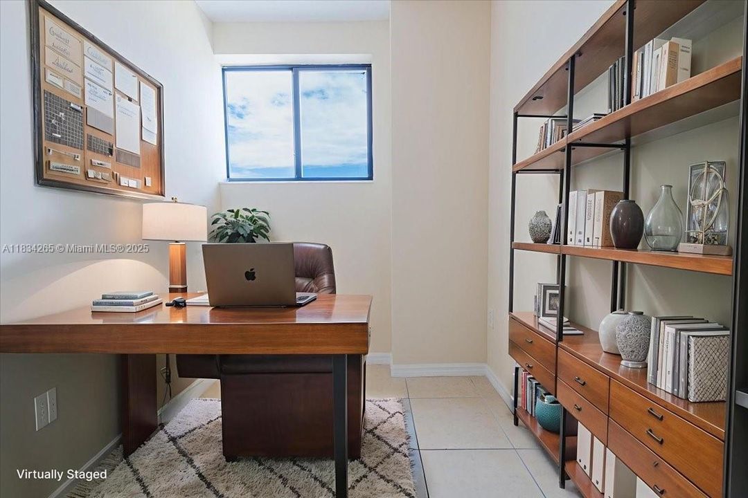 Recently Sold: $420,000 (2 beds, 2 baths, 1009 Square Feet)