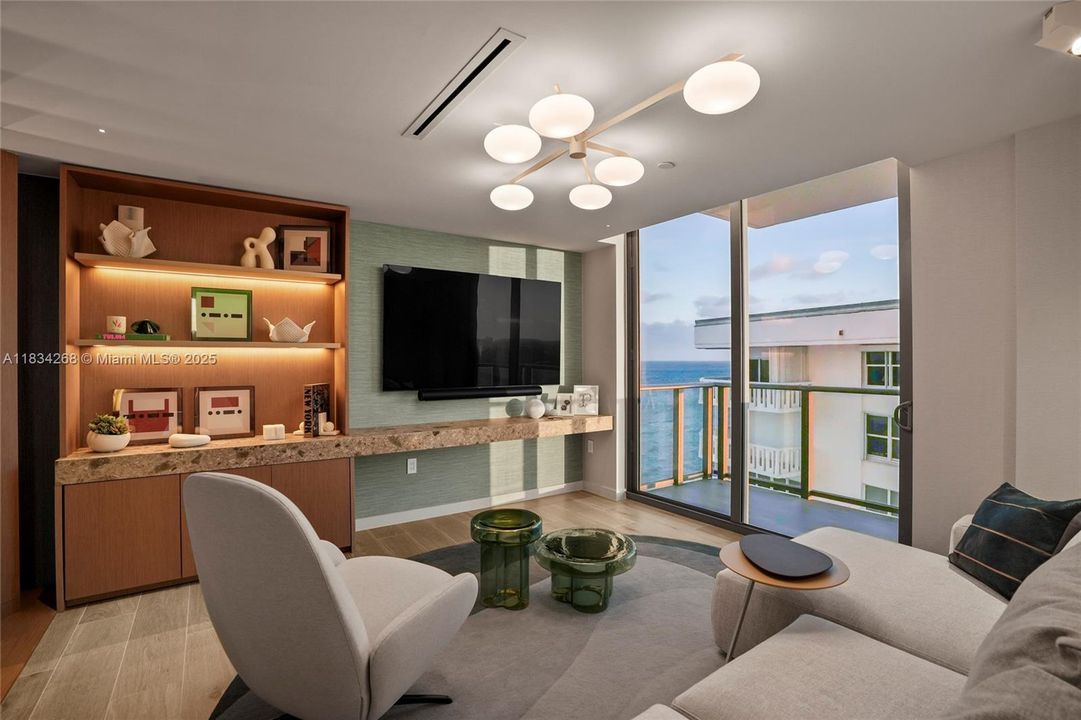 Recently Sold: $3,788,000 (3 beds, 3 baths, 2428 Square Feet)