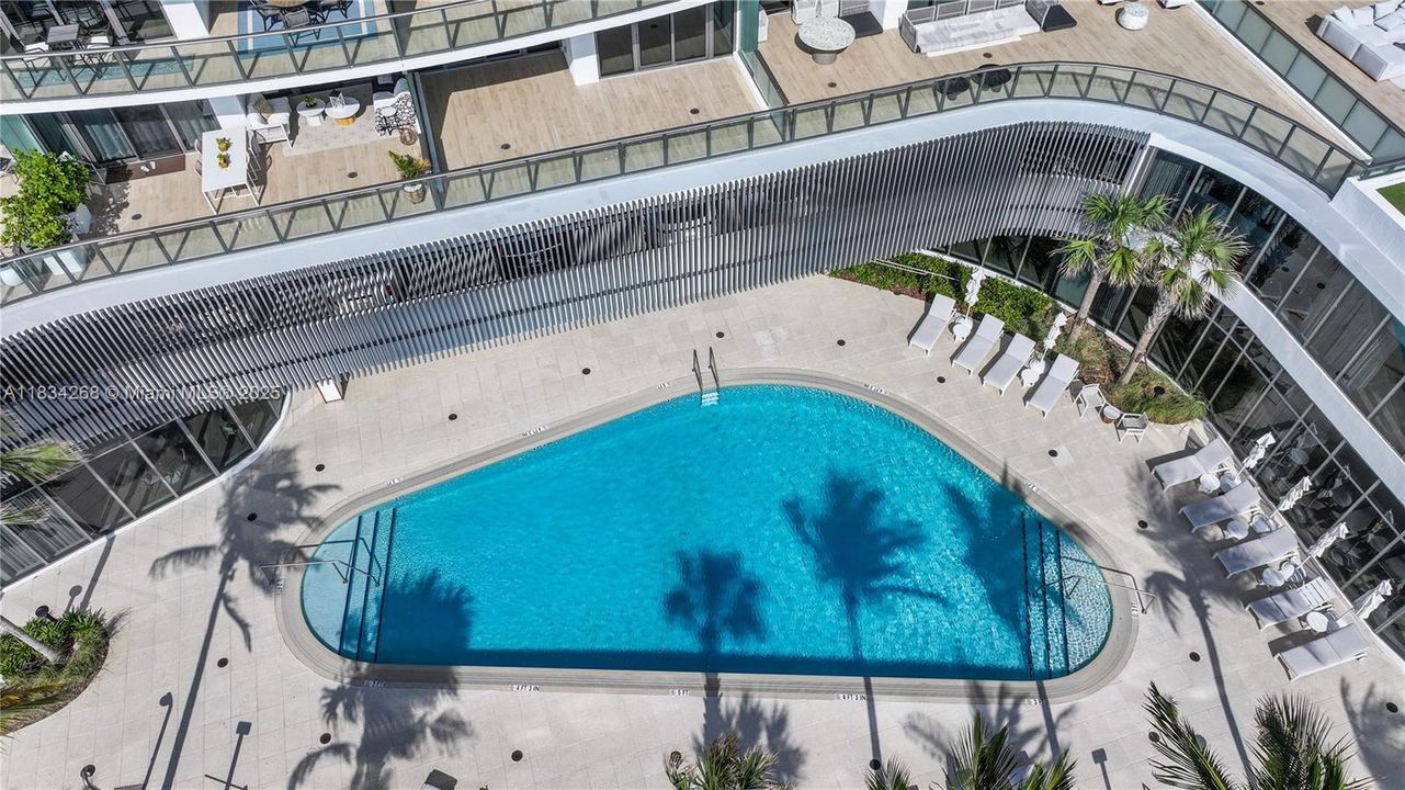 Recently Sold: $3,788,000 (3 beds, 3 baths, 2428 Square Feet)