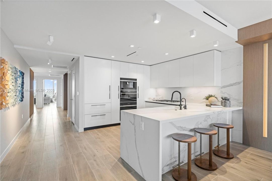 Recently Sold: $3,788,000 (3 beds, 3 baths, 2428 Square Feet)
