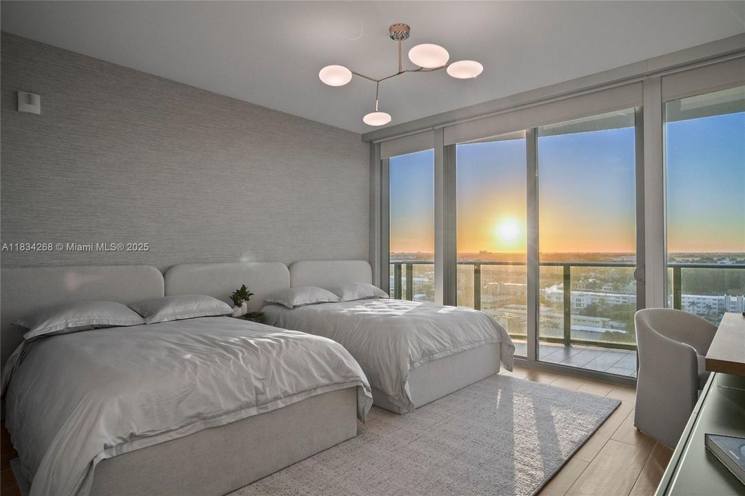 Recently Sold: $3,788,000 (3 beds, 3 baths, 2428 Square Feet)