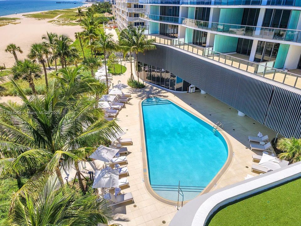 Recently Sold: $3,788,000 (3 beds, 3 baths, 2428 Square Feet)