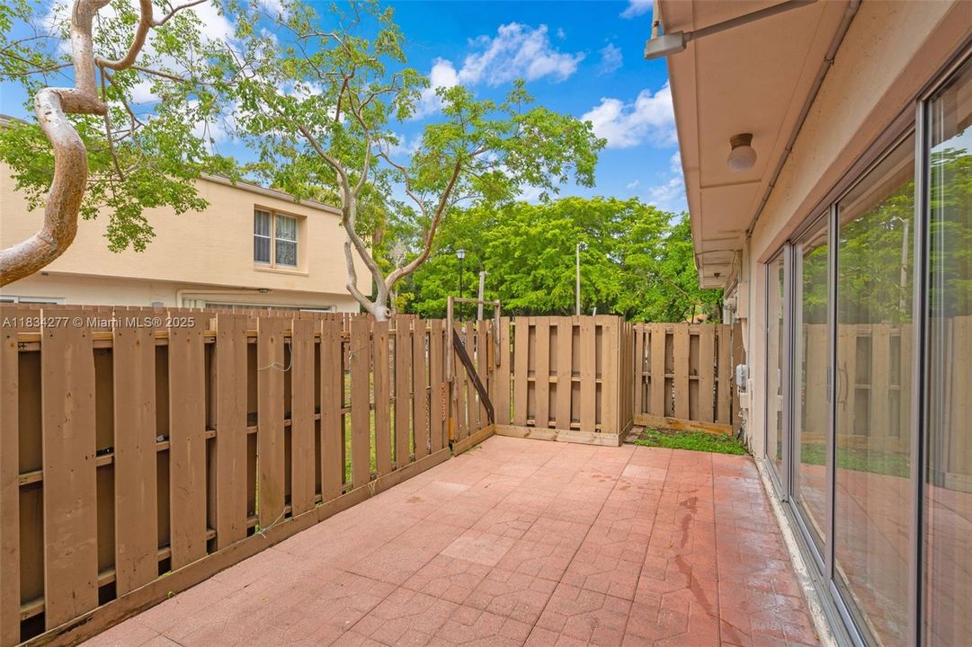 En Venta: $220,000 (4 camas, 2 baños, 2020 Pies cuadrados)