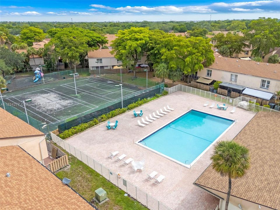 En Venta: $220,000 (4 camas, 2 baños, 2020 Pies cuadrados)