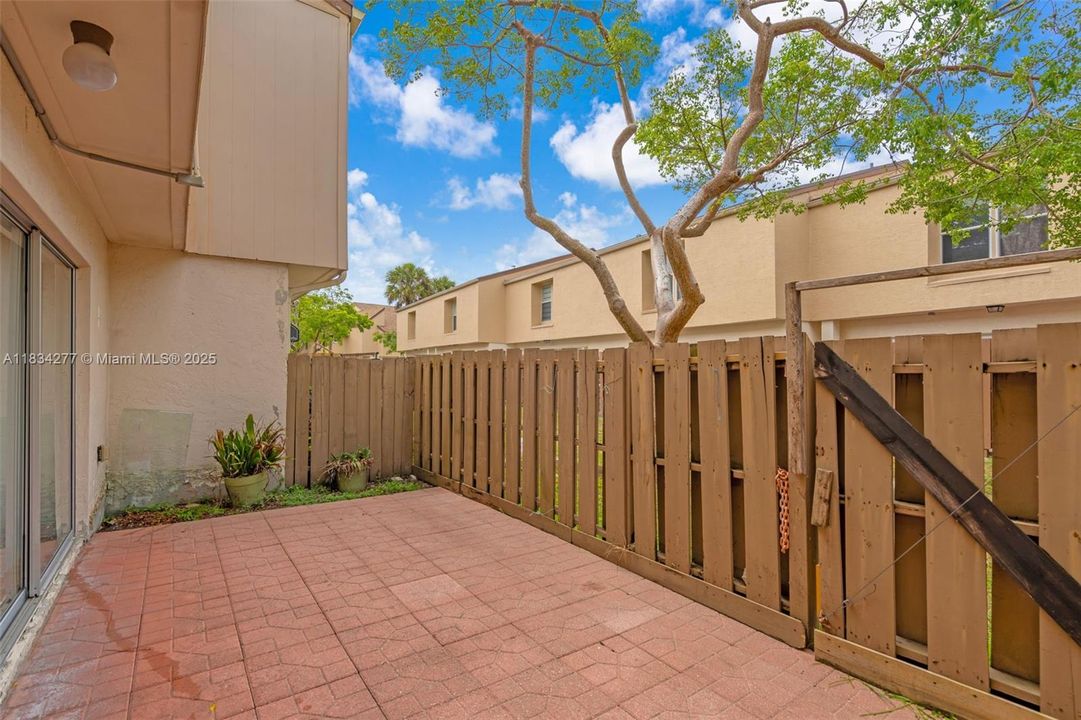 En Venta: $220,000 (4 camas, 2 baños, 2020 Pies cuadrados)