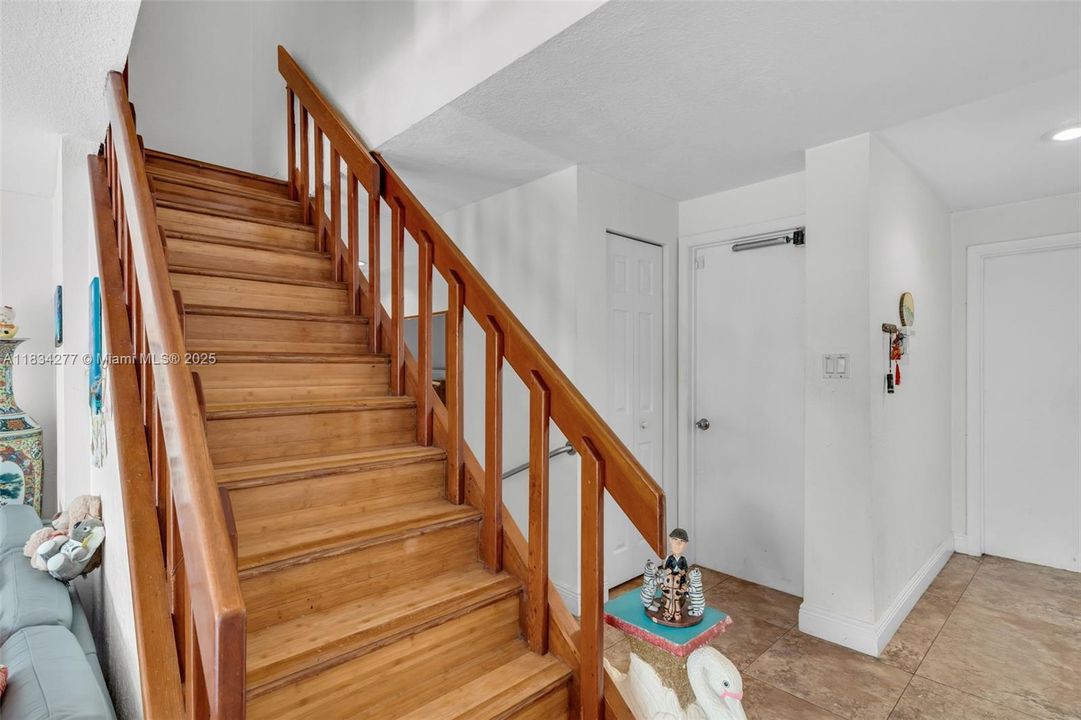 En Venta: $220,000 (4 camas, 2 baños, 2020 Pies cuadrados)