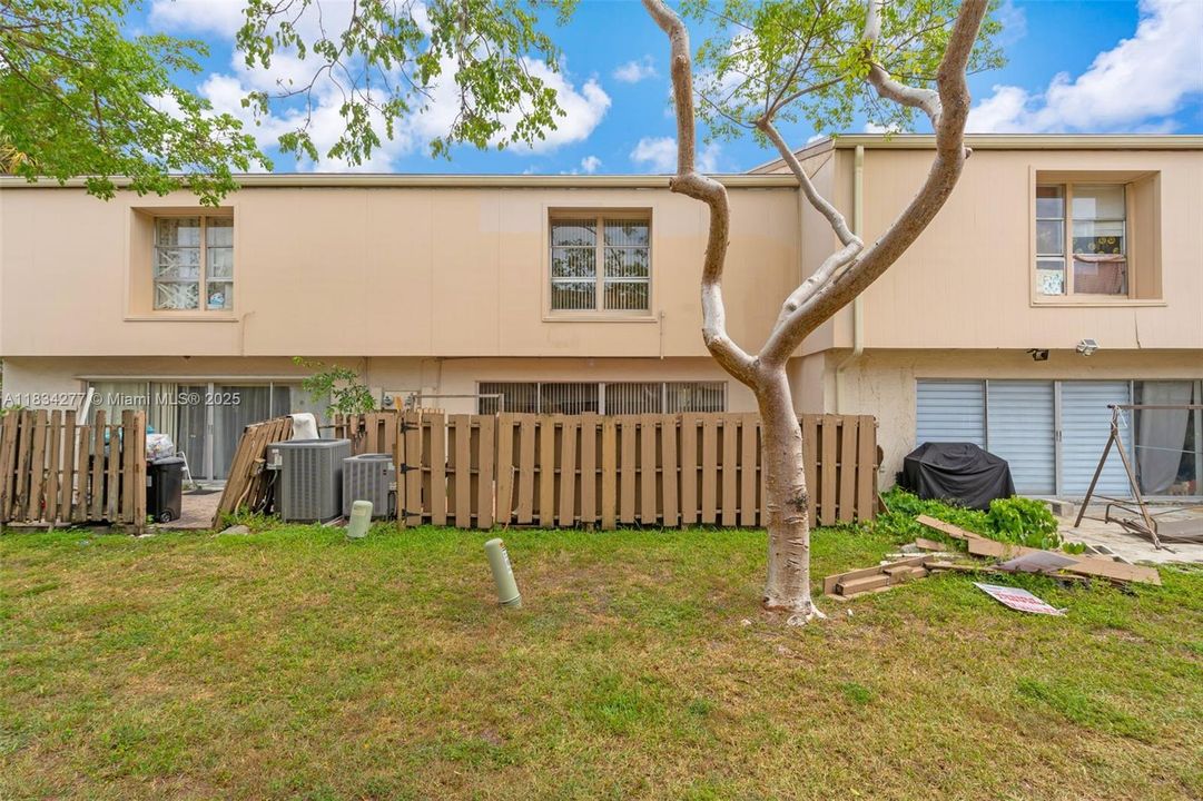 En Venta: $220,000 (4 camas, 2 baños, 2020 Pies cuadrados)