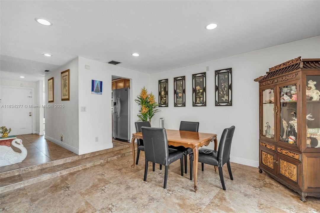En Venta: $220,000 (4 camas, 2 baños, 2020 Pies cuadrados)