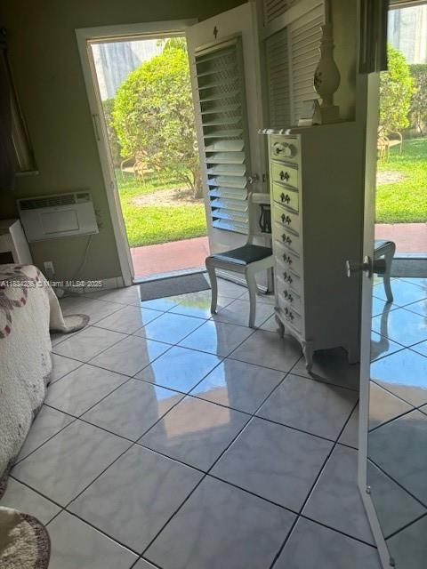 待售: $68,000 (1 贝兹, 1 浴室, 625 平方英尺)