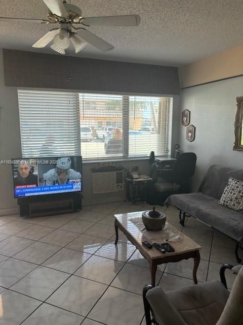 待售: $68,000 (1 贝兹, 1 浴室, 625 平方英尺)