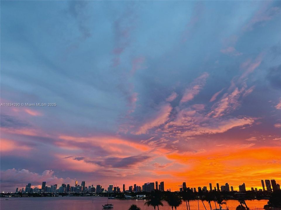 待售: $2,100,888 (2 贝兹, 2 浴室, 1440 平方英尺)