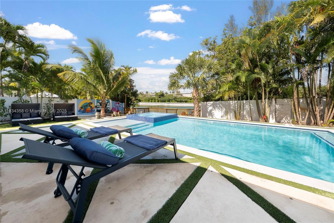 Activo con contrato: $1,200,000 (3 camas, 3 baños, 1361 Pies cuadrados)